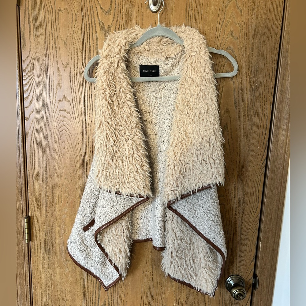 Faux fur vest with pockets